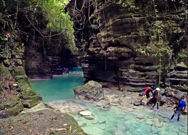 Badian Canyoneering Adventure – Kawasan Falls, photo 4