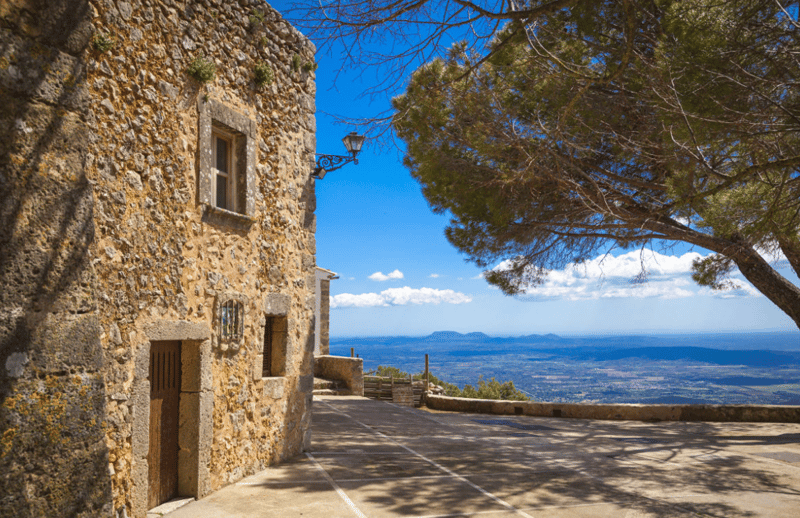 Castle Ruins Hike in Alaró, photo 2
