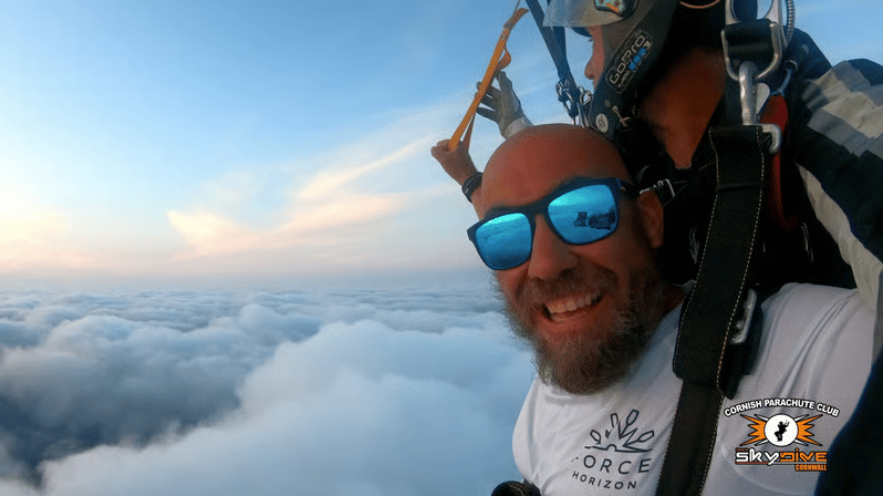 Tandem Skydive in Cornwall, photo 2