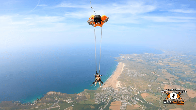 Tandem Skydive in Cornwall, photo 3
