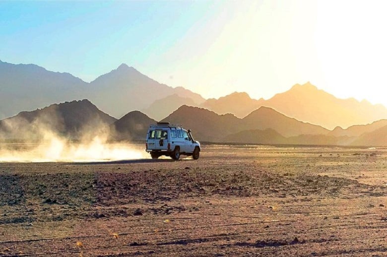Jeep Desert Adventure, Stargazing & Bedouin Dinner – Hurghada, photo 3