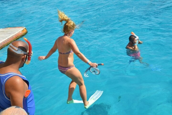 Semi Submarine and Snorkelling Sea Trip with Transfer in Hurghada, photo 2