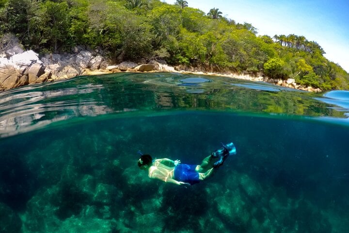 Luxury Yacht Sailing, Snorkelling and Paddleboarding in Puerto Vallarta, photo 4