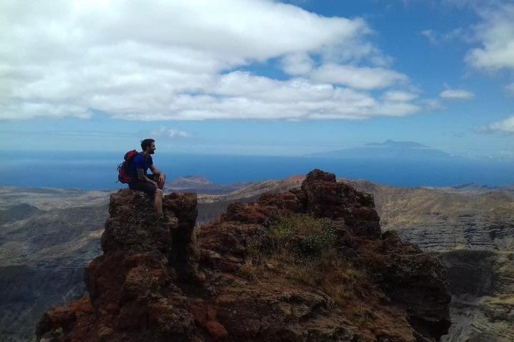 Hiking to Antonia Peak on Santiago Island, photo 5