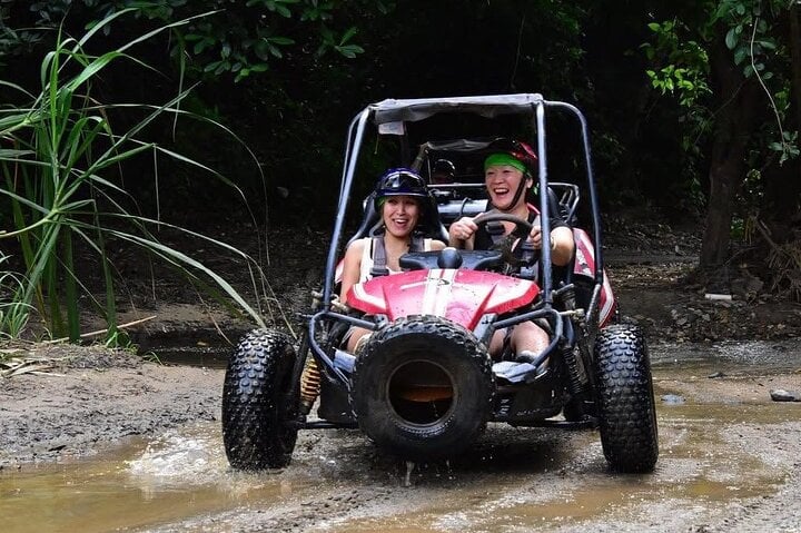 Dune Buggy Jungle Tour with Chocolate Rum Tasting and Animal Park in Roatan, photo 2