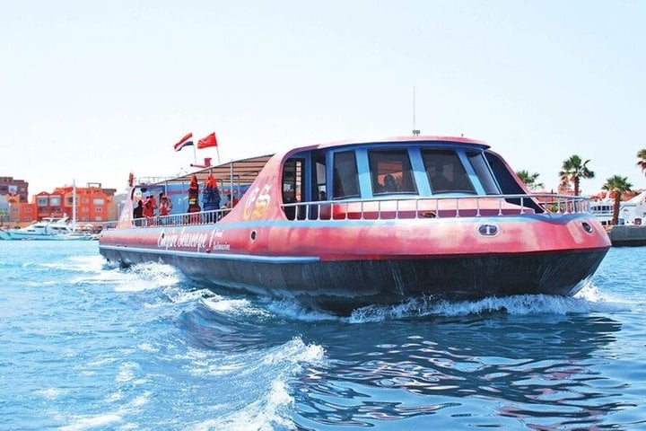 Semi Submarine and Snorkelling Sea Trip with Transfer in Hurghada, photo 3