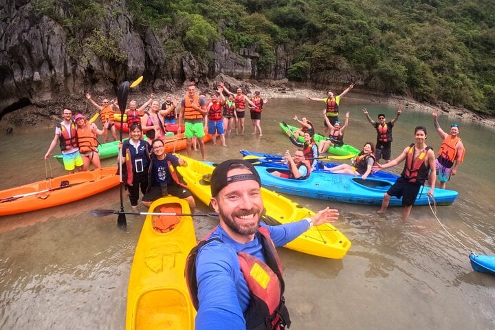 Overnight Kayaking and Sailing Cruise in Lan Ha Bay, photo 2