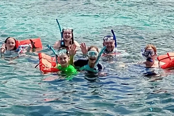 Two-Stop Snorkel and Private Island Beach Break in Roatan, photo 5