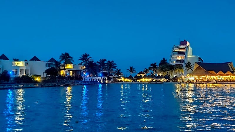 Sunset Cruise to Isla Mujeres in Cancún, photo 3