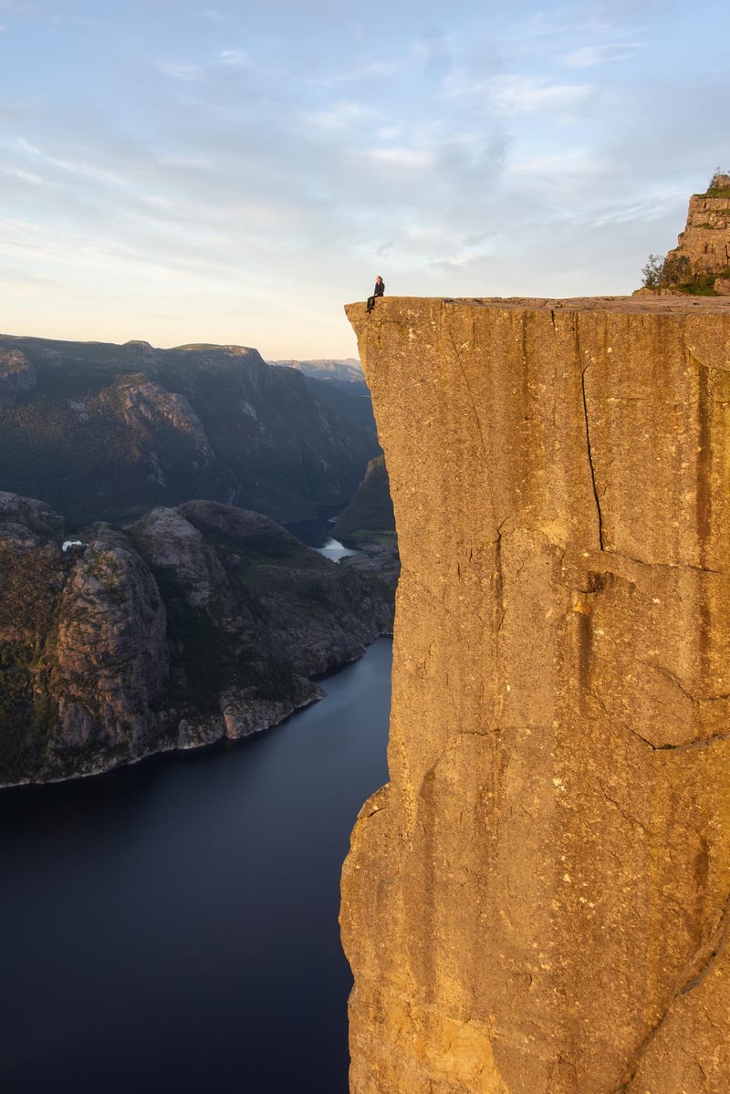 Preikestolen Sunrise Hike and Breakfast in Lysefjord, photo 2