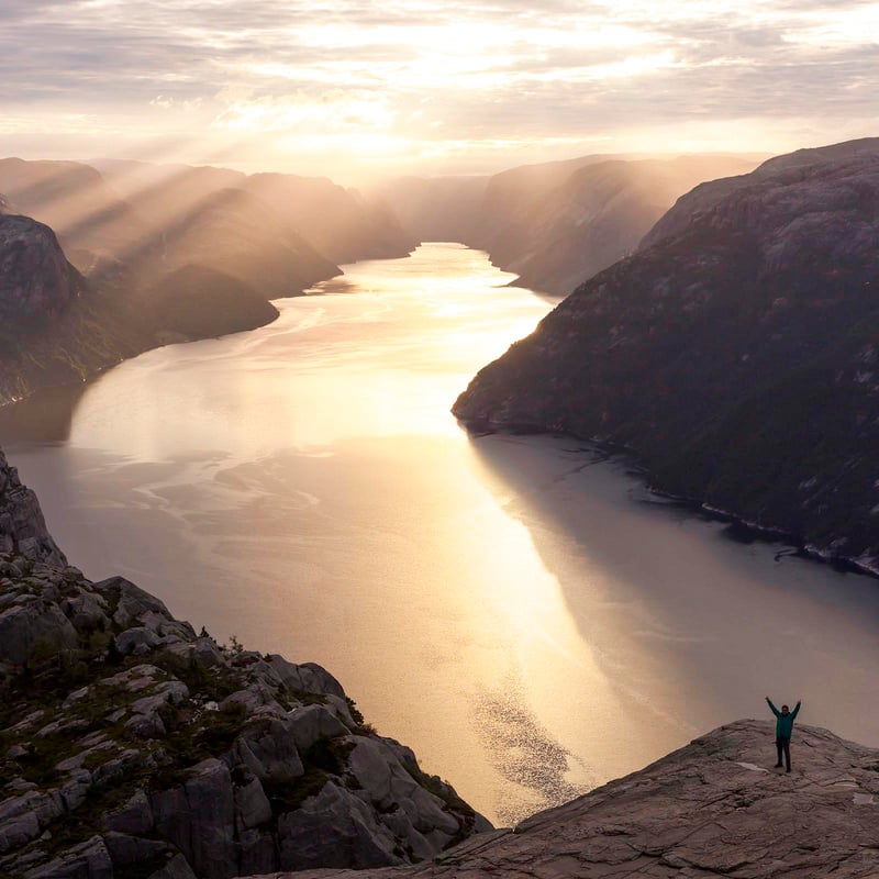 Preikestolen Sunrise Hike and Breakfast in Lysefjord, photo 4