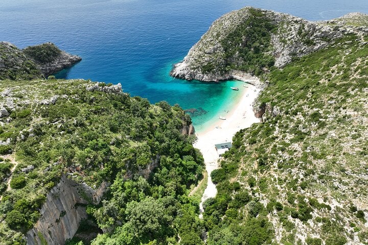 Blue Cave & Grama Bay Boat Tour in Vlorë, photo 2
