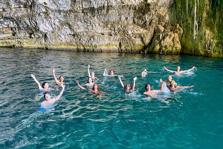 Blue Cave & Grama Bay Boat Tour in Vlorë, photo 3