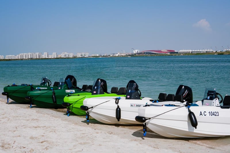 Self-Drive Boat Rental near Yas Island, Abu Dhabi, photo 5