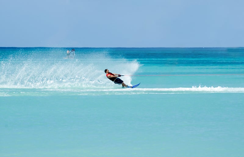 Tubing and Wakeboarding near Yas Island, Abu Dhabi, foto 4