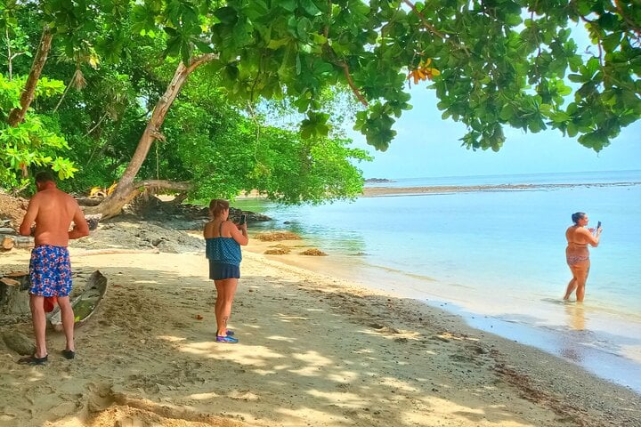 Venas Azules Beach Swim Day in Portobelo, photo 3