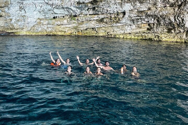 Haxhi Ali Cave Speedboat Tour in Vlorë, photo 2