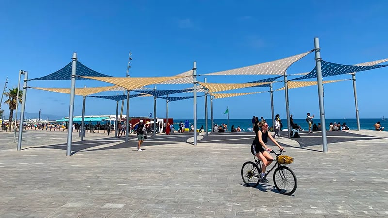 Gothic Quarter and Coast Bike Tour in Barcelona, photo 3