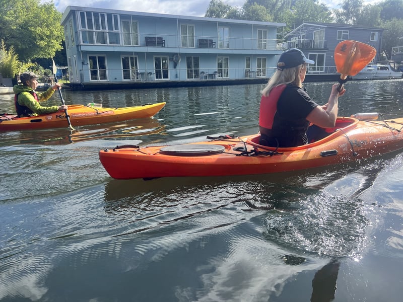 90-Minute 1-1 Kayak Lesson – River Thames, Surrey, photo 2