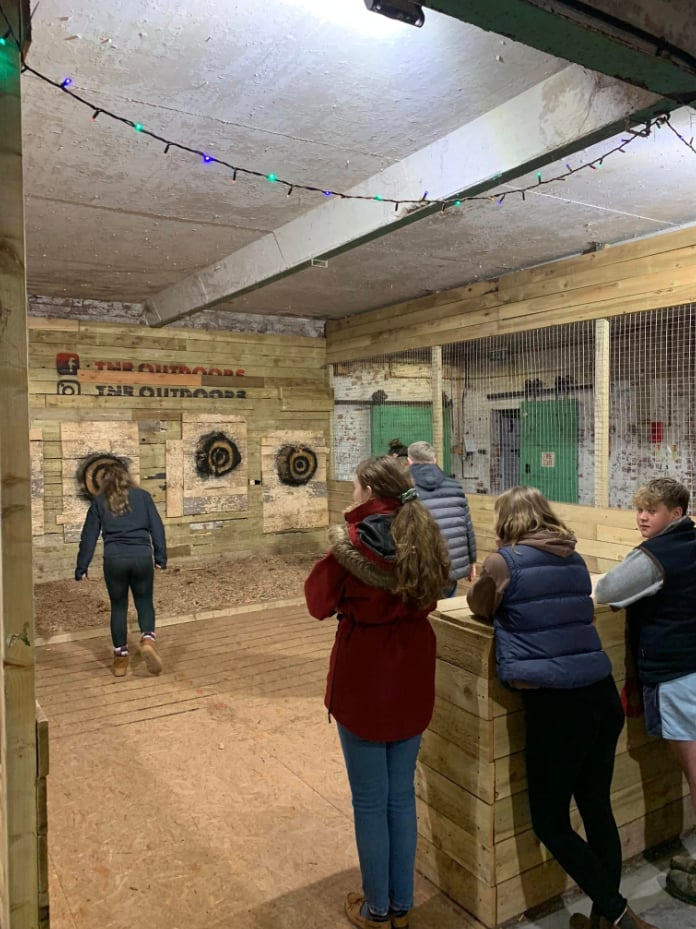 Axe Throwing Sessions 30 Minute, photo 5