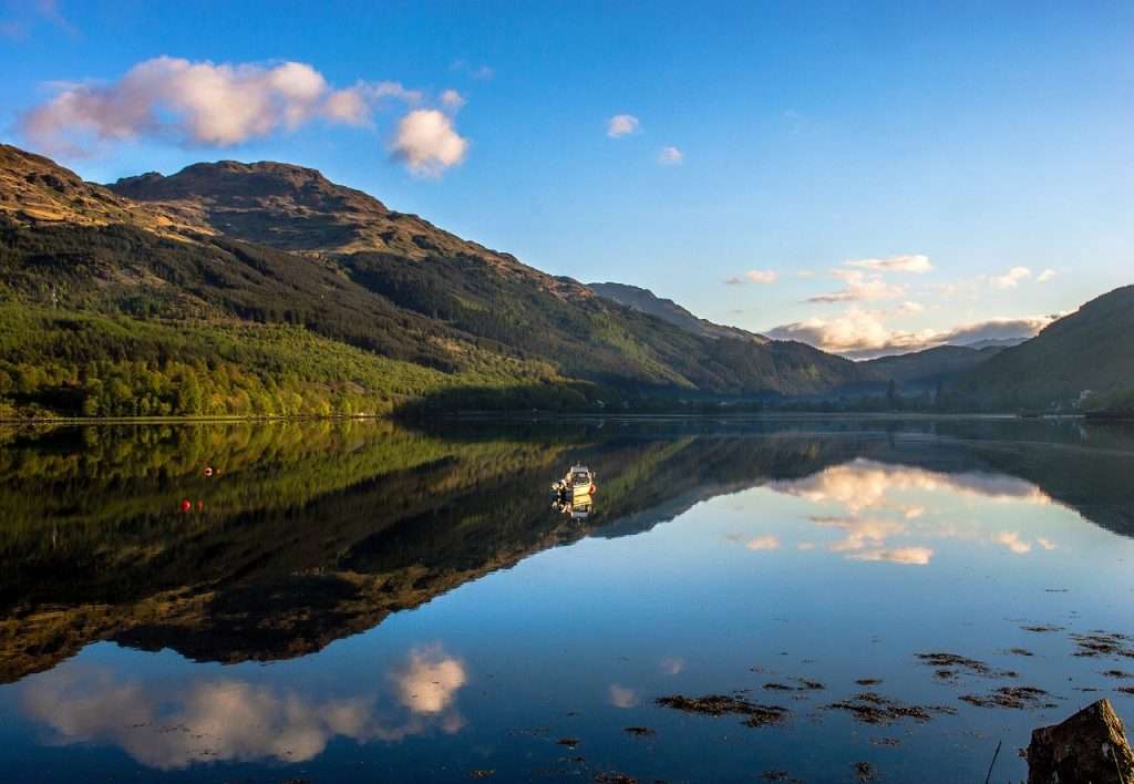 paddleboarding scotland loch lomond