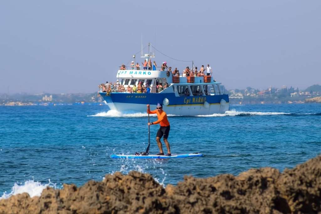 Paddleboard racing
