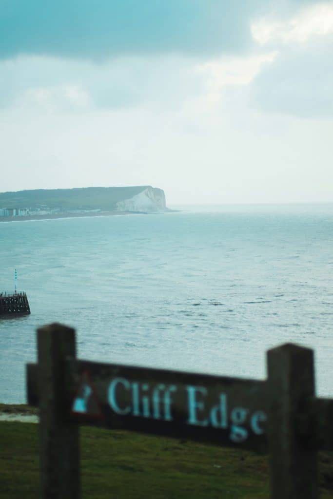 Paragliding in Newhaven, East Sussex - adventuro