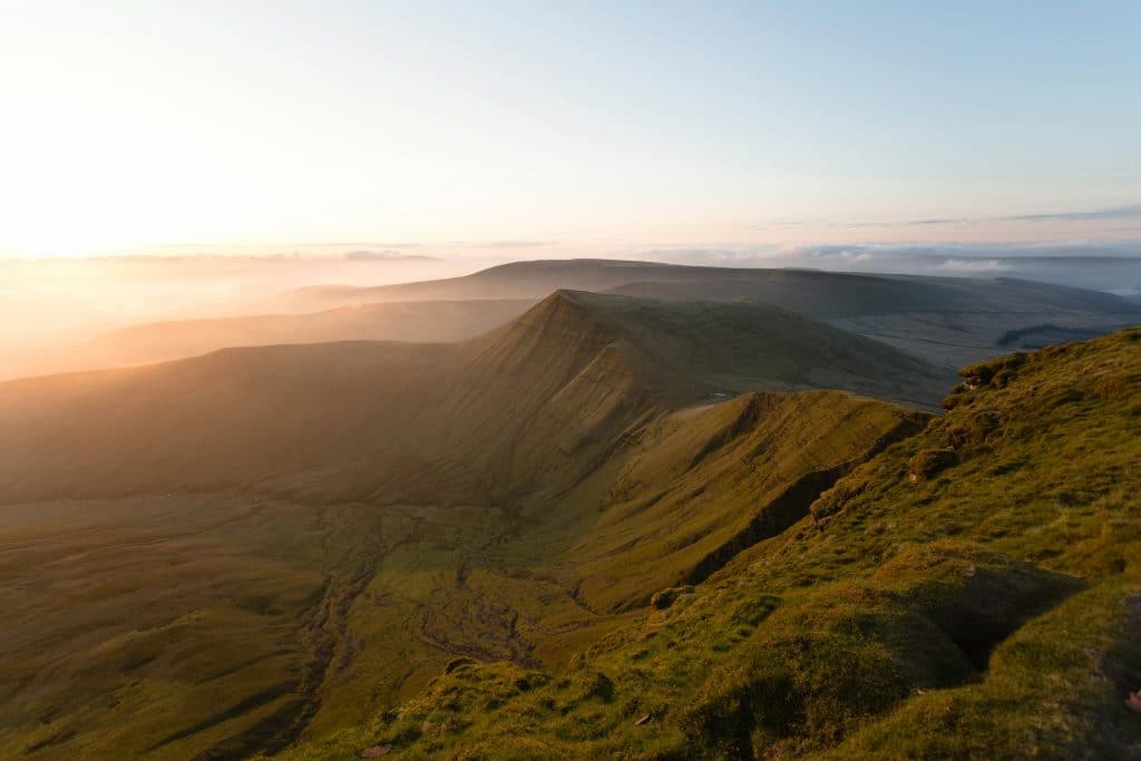 Paragliding in The Brecon Beacons, South Wales - adventuro