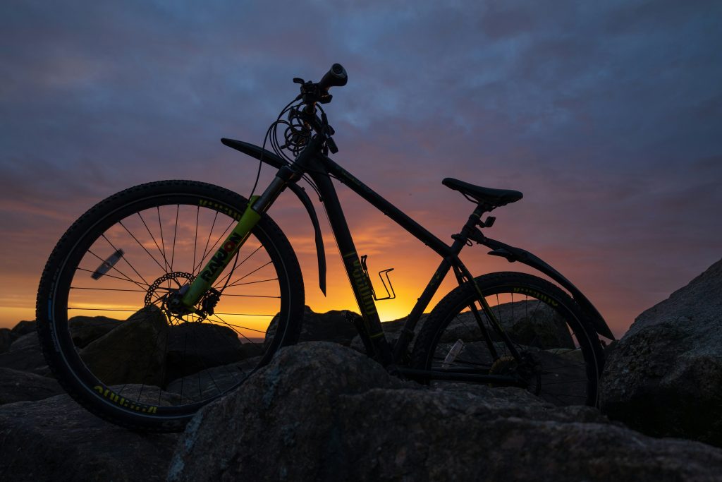 How to Choose the Right Mountain Bike - adventuro
