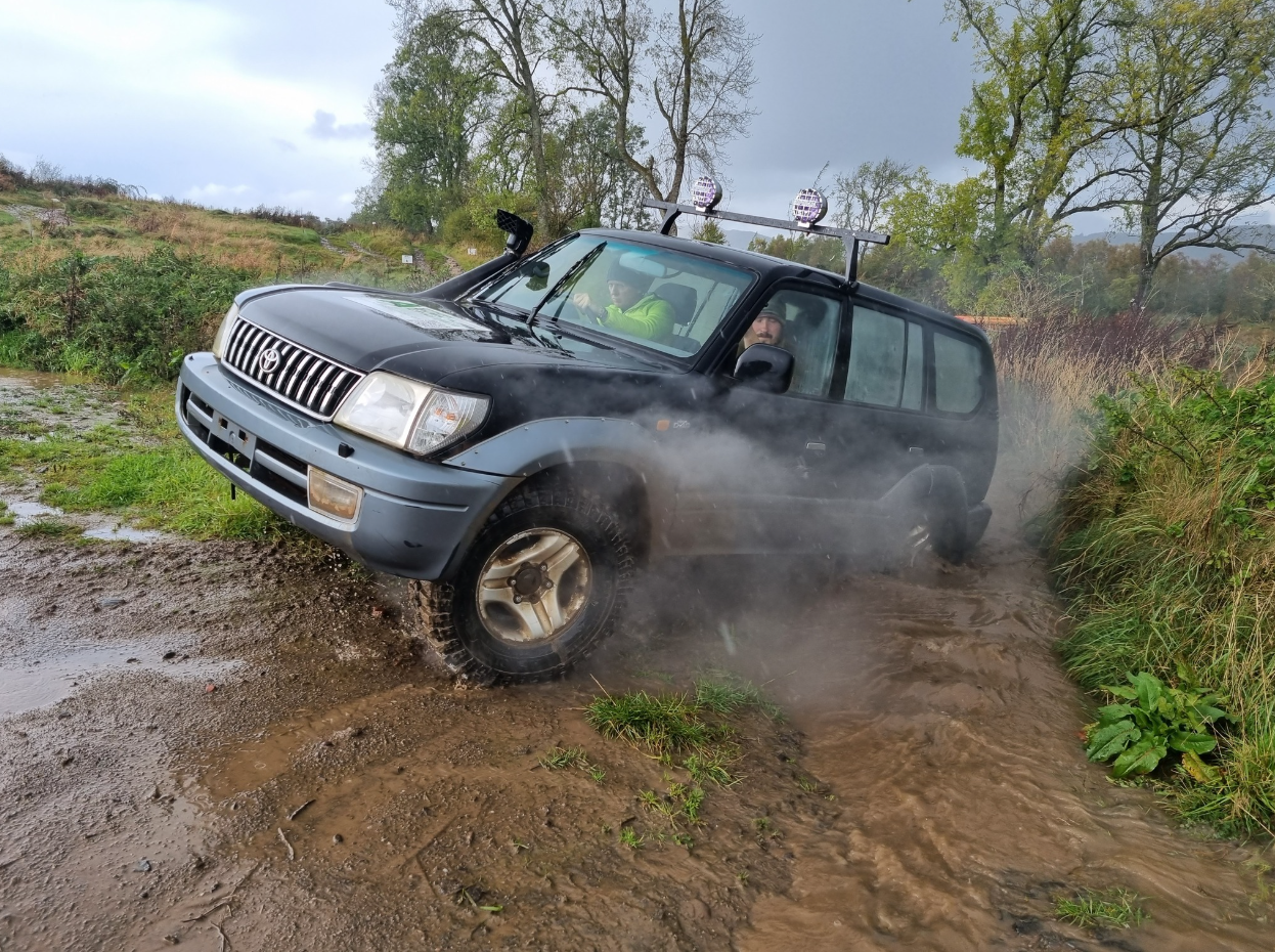 Stag or Hen Multi-Activity – Kayak, 4×4 Off-Roading, Axe-Throwing & More!, photo 2
