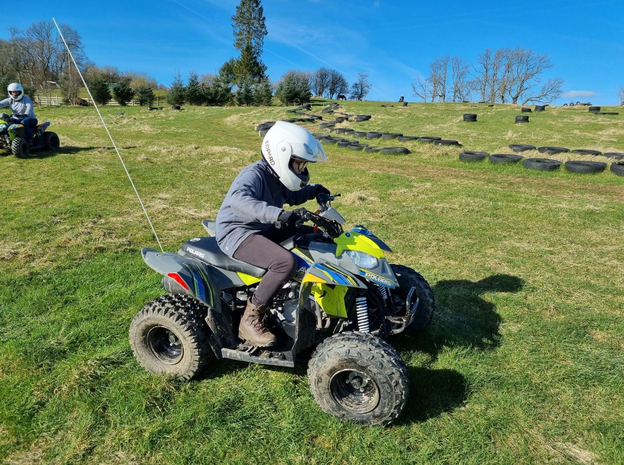 Stag or Hen Multi-Activity – Kayak, 4×4 Off-Roading, Axe-Throwing & More!, photo 3