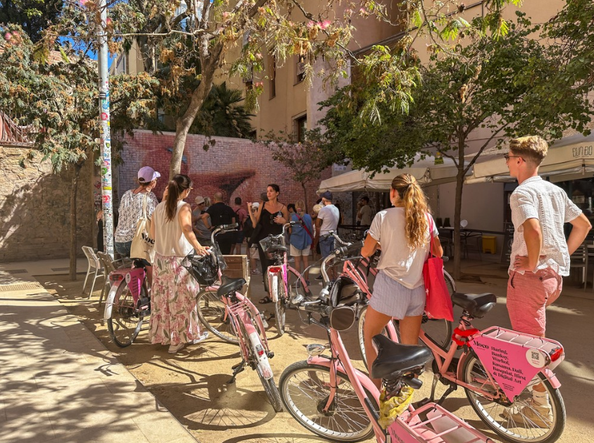 Moco Museum Street Art Bike Tour in Barcelona, photo 4