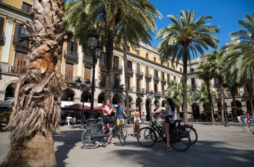 Private Guided Tapas Bike Tour in Barcelona, listing photo