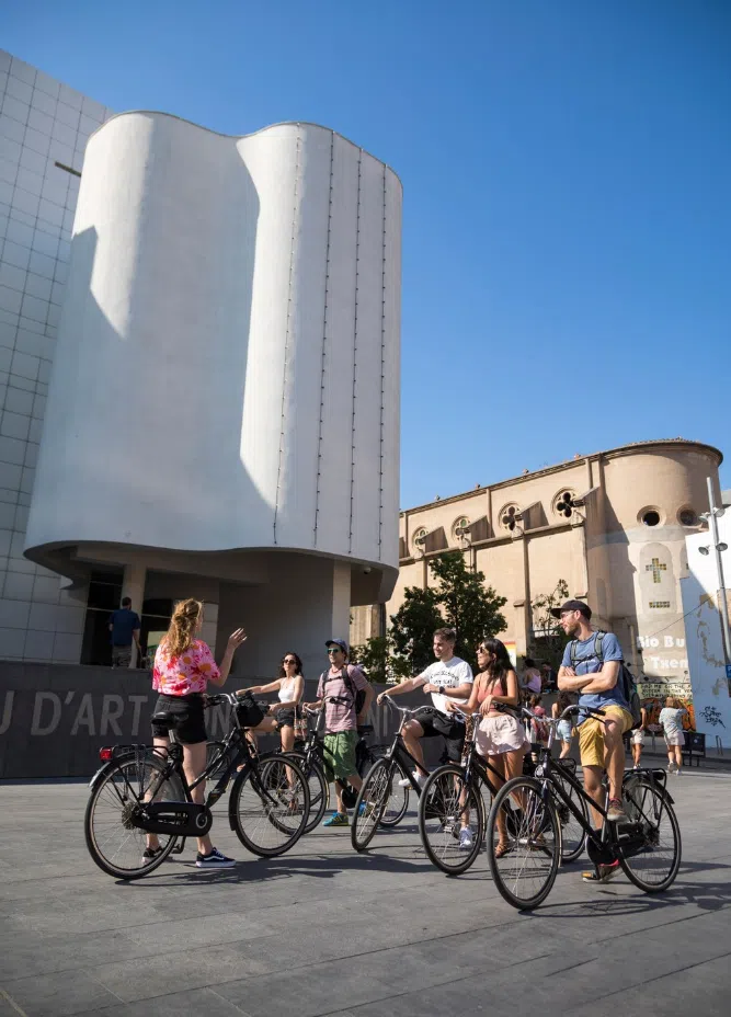 Private Guided Tapas Bike Tour in Barcelona, photo 2