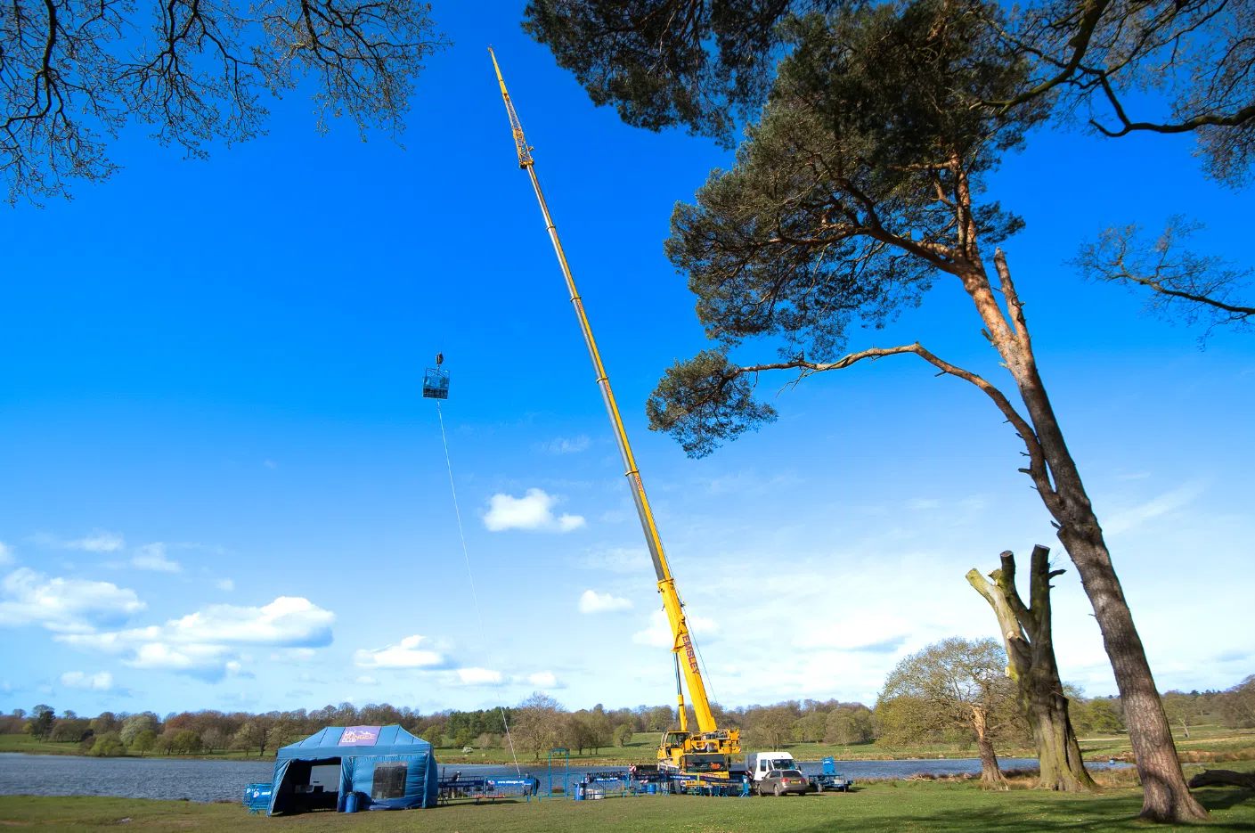 300ft Bungee Jump in Manchester Tatton Park, photo 3