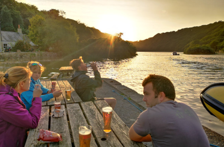 Pub Paddle Canoe Tour from Pembroke Dock to Cresswell Quay gallery 5