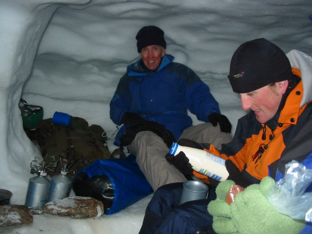 Cairngorm Plateau Snowhole Mountaineering Weekend gallery 5