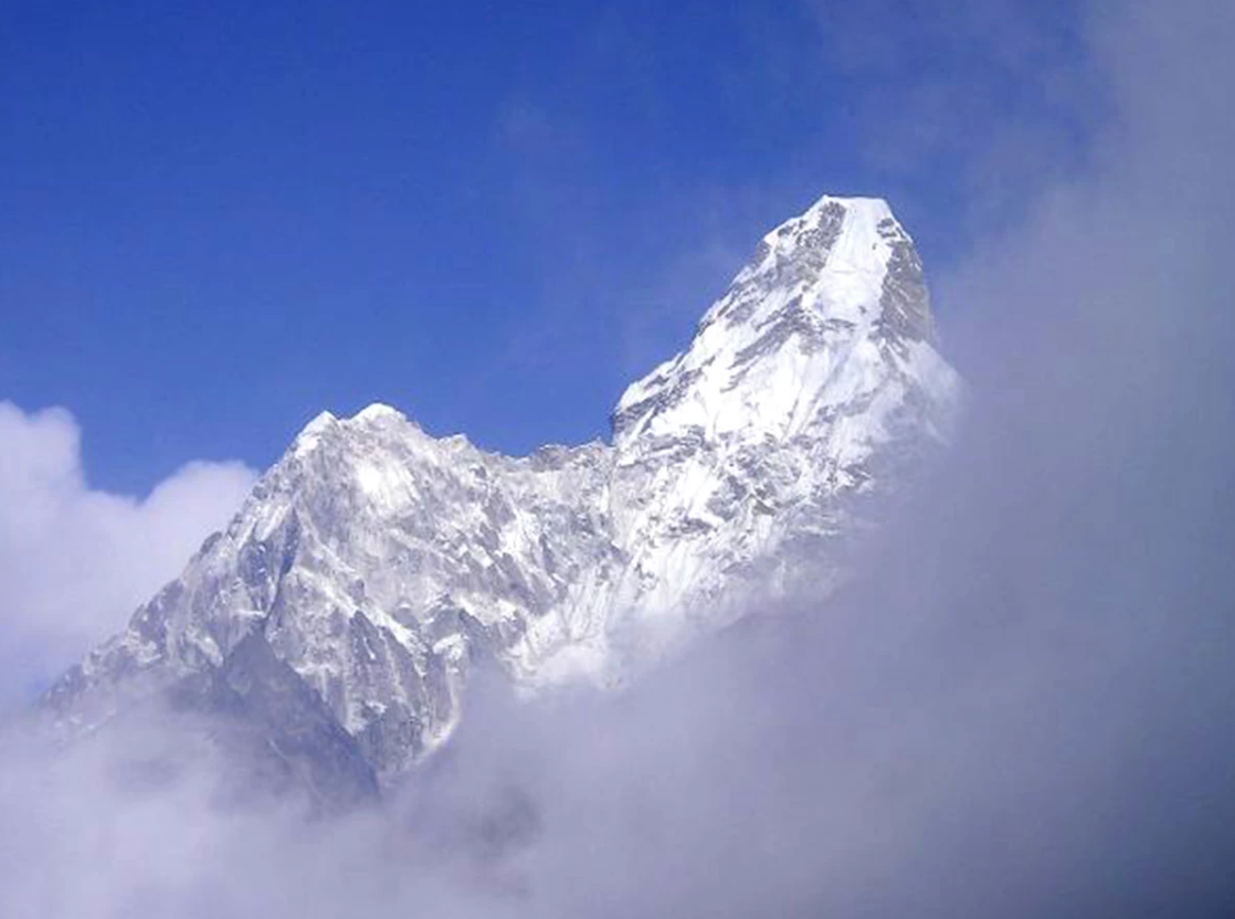 19-Night Nepal Expedition: Trek to Everest & Summit Island Peak (6,189m) gallery 2