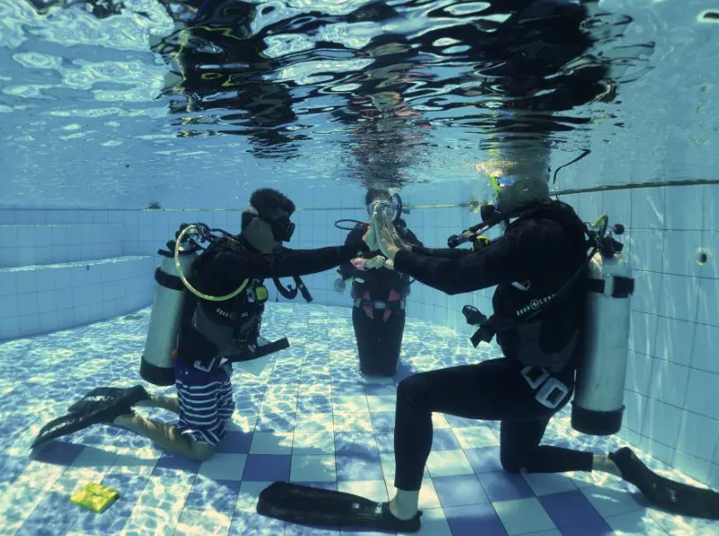 PADI Open Water Course – Learn to Dive in Sulawesi gallery 6