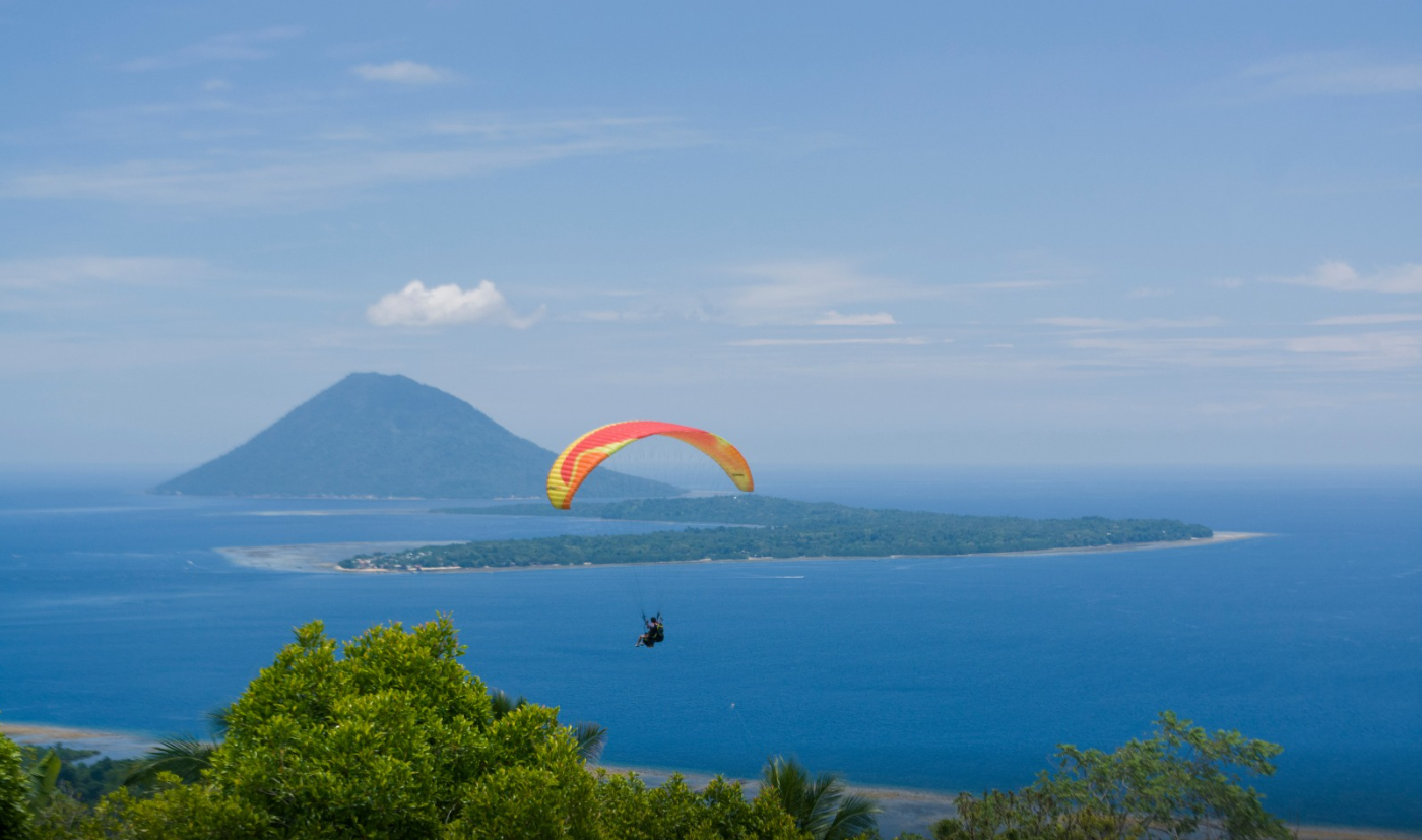 Tandem Paragliding in North Sulawesi, Indonesia gallery 3