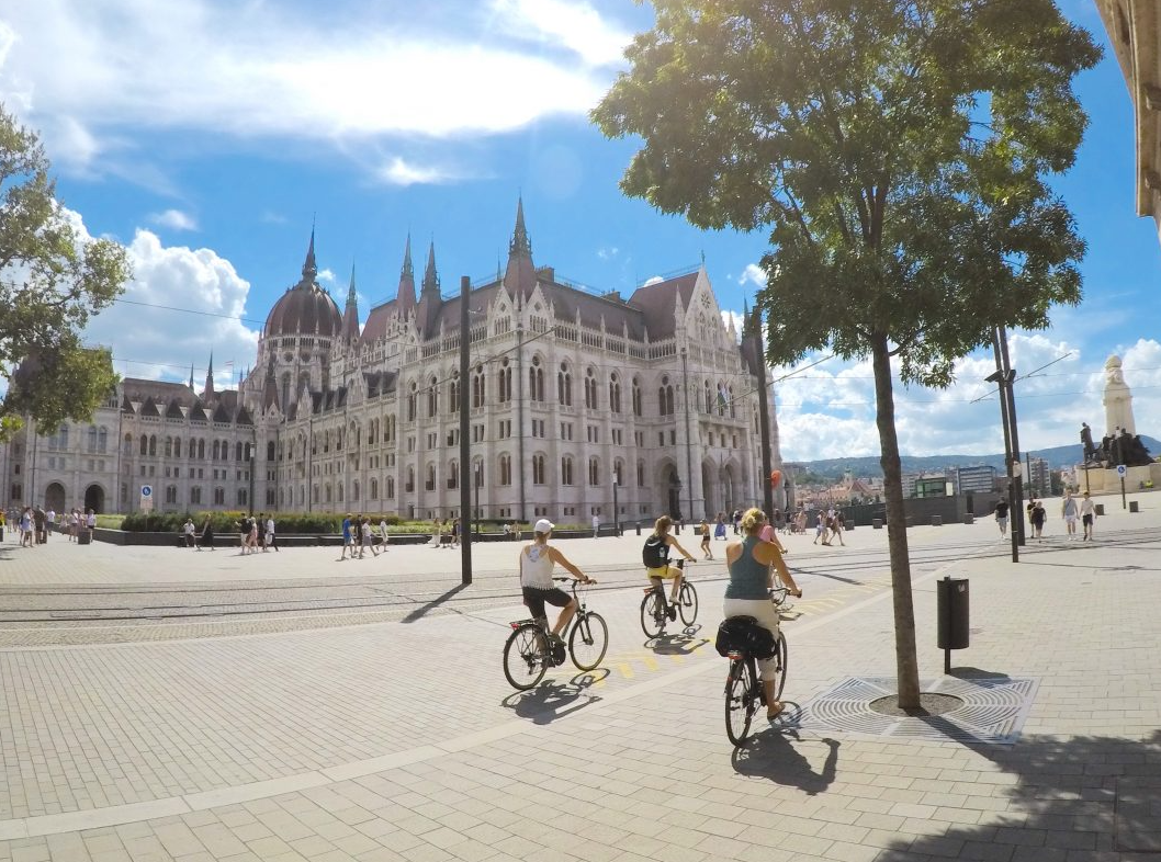 Budapest Highlights Bike or E-Bike Tour gallery 8