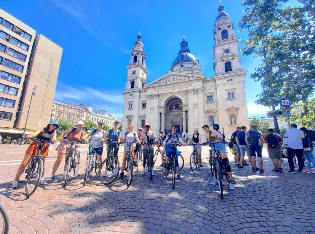 Budapest Highlights Bike or E-Bike Tour, photo 3
