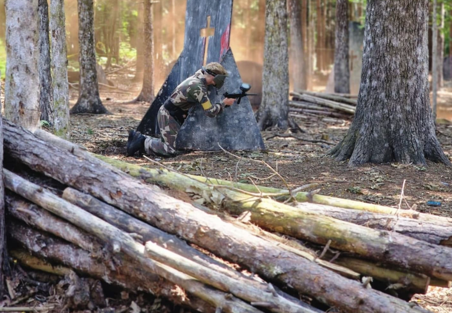 Full Day Paintballing Session in Tunbridge Wells, Kent gallery 6