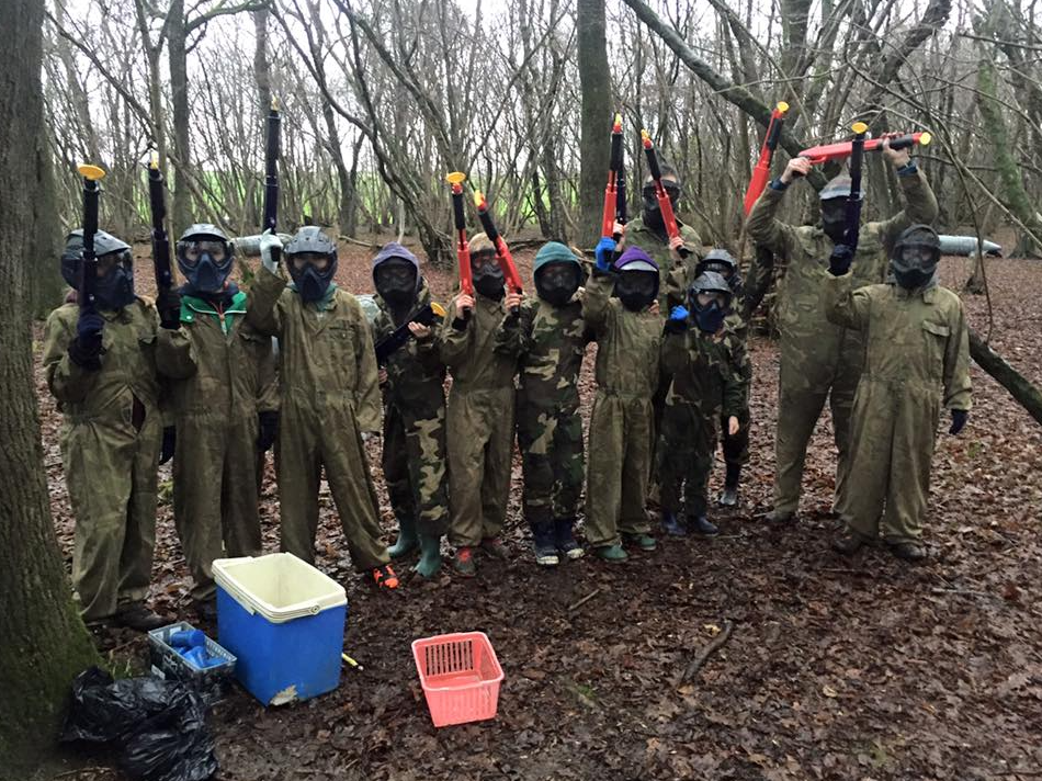 Kids Splatmaster Paintball Session in Henfield – Ages 8-10 gallery 2