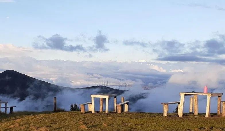 Ascent to Rucu Pichincha in Ecuador, listing photo