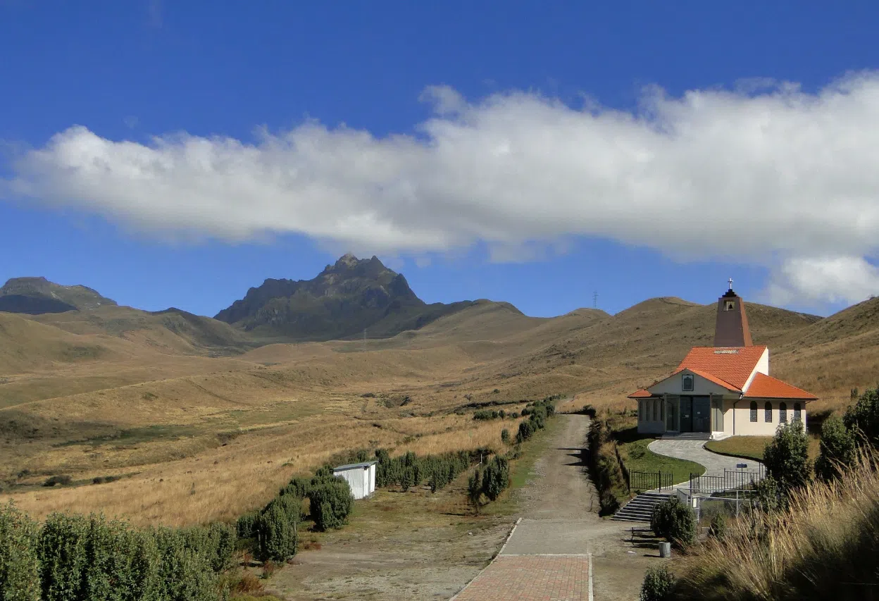 Ascent to Rucu Pichincha in Ecuador, photo 2