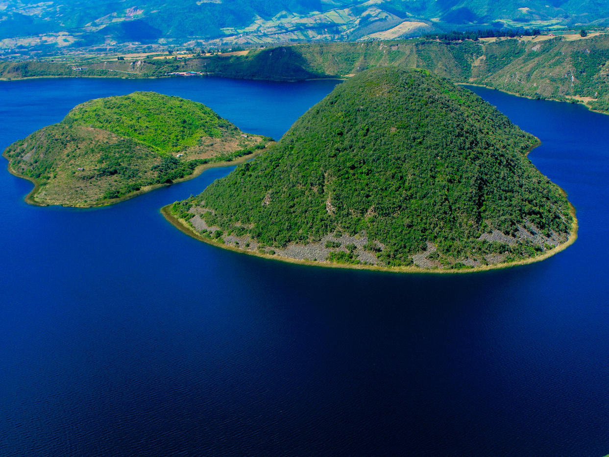Cuicocha Lagoon Mindful Mountain Hike and Wellness Day, photo 4
