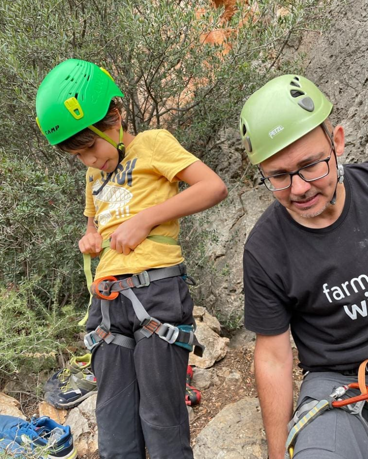 Family Climbing Adventure Session in Mallorca gallery 4