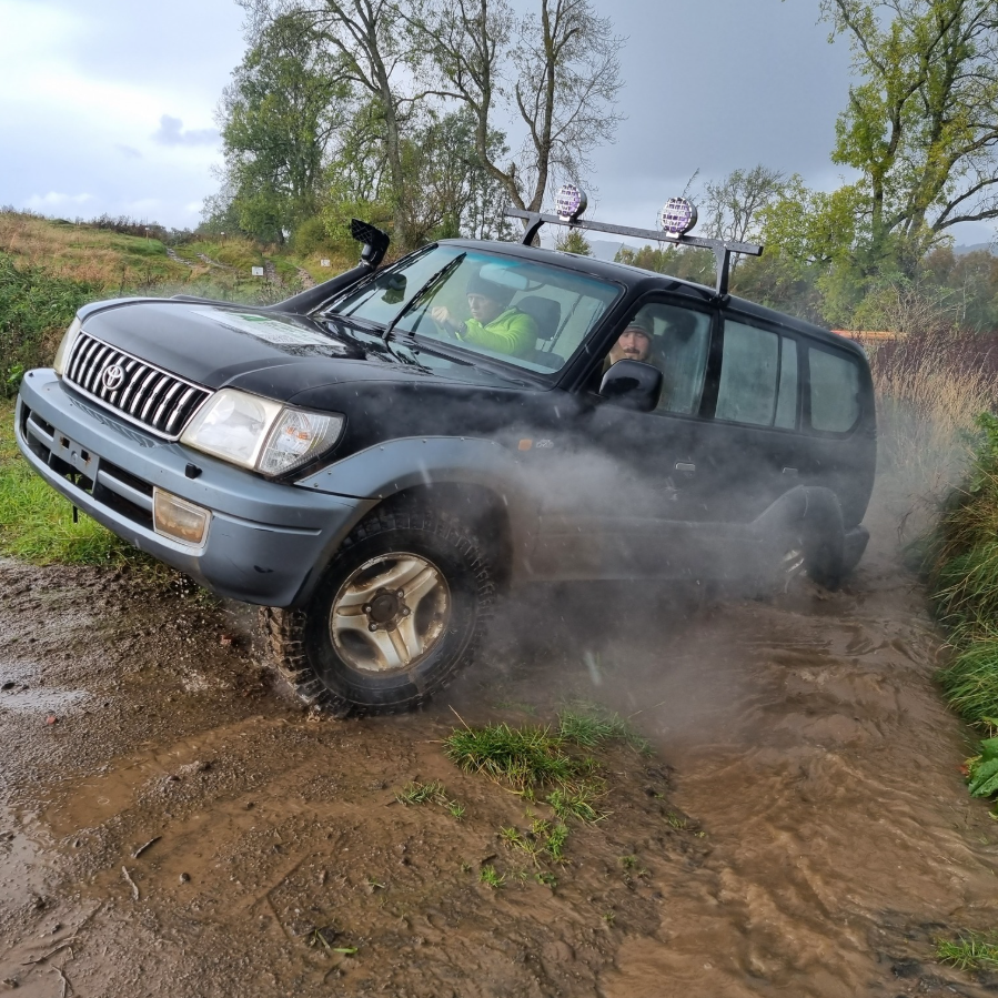 Kids Off-Road 4×4 Driving Experience in Stirlingshire, photo 5