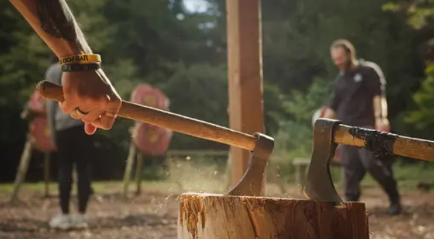 Axe Throwing Experience in Yorkshire gallery 4